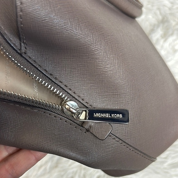 Michael Kors Brown Satchel Saffiano Leather - Picture 12 of 15